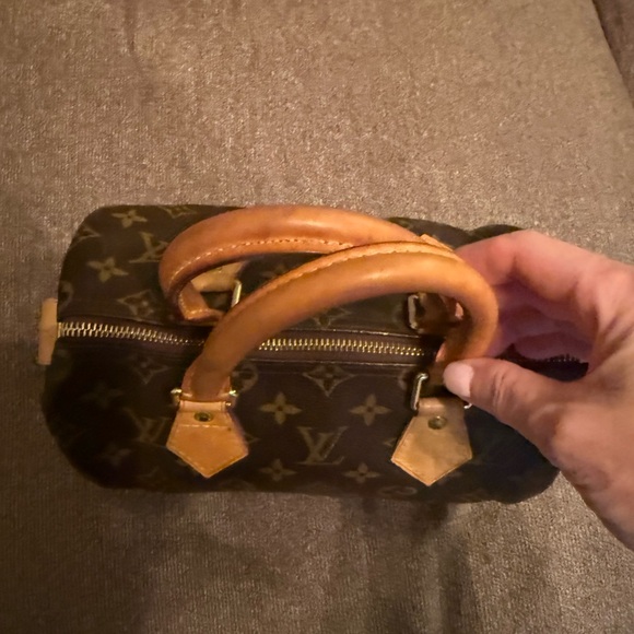 Louis Vuitton Monogram Speedy 25 - Picture 11 of 14
